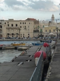 PONTILI FERMI OVUNQUE, SIA SULLA BANCHINA SAN DOMENICO CHE SUL PORTO