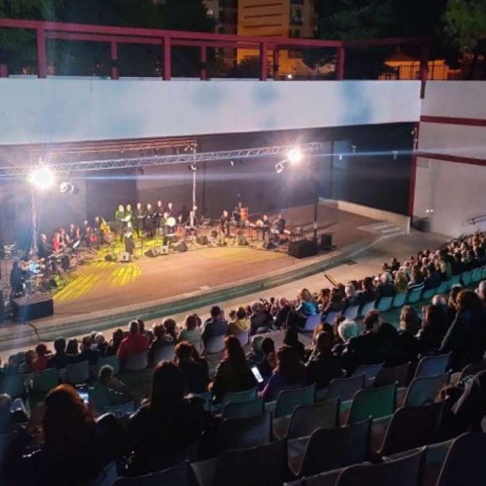 LA CITTA' E' SENZA TEATRO. SFUMATO IL PROGETTO FARAONICO L'ANFITEATRO ASPETTA ANCORA LA COPERTURA