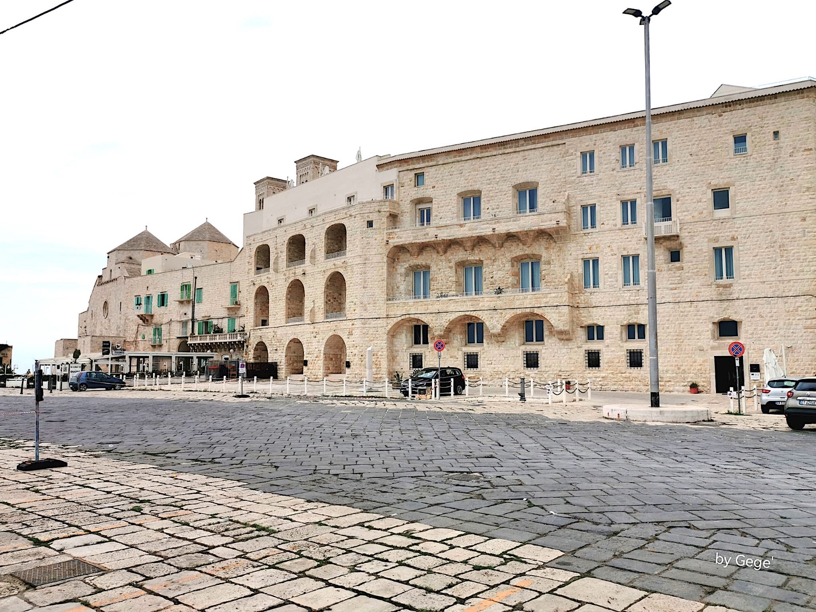 I CONSIGLIERI COMUNALI ANNAMARIA GAGLIARDI, DOMENICO GAGLIARDI E FELICE SPACCAVENTO HANNO PRESENTATO UNA INTERROGAZIONE CONSIGLIARE SUL DEHOR DI PALAZZO DOGANA