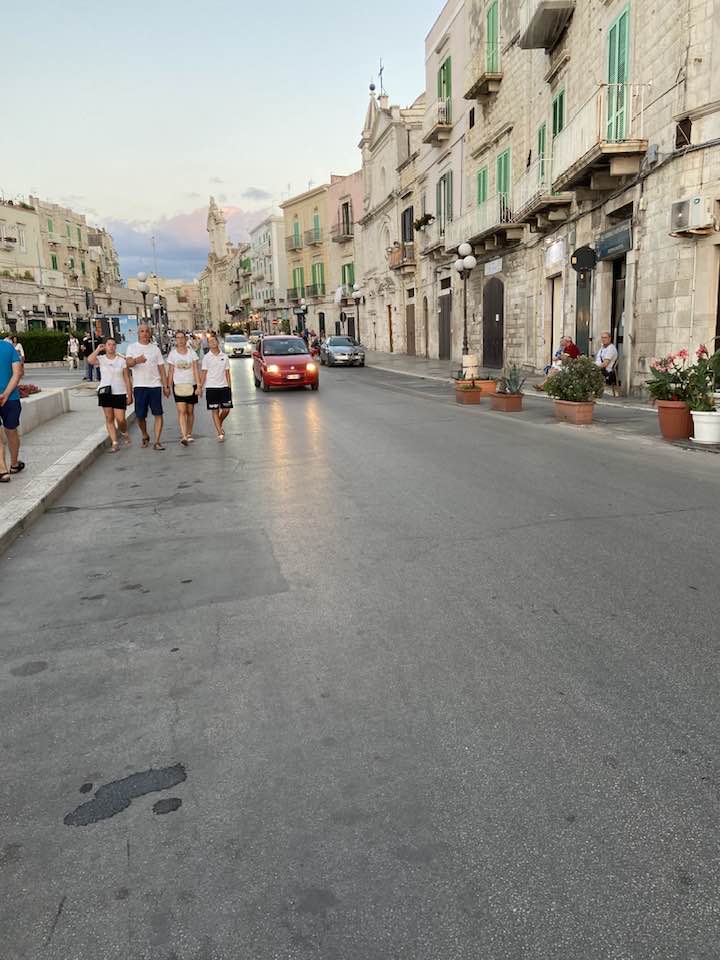 CORSO DANTE, BANCHINA SEMINARIO E SAN DOMENICO INVASE DALLE AUTO