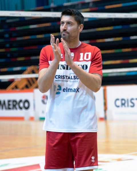 ANCHE IL CENTRALE MOLFETTESE ALESSANDRO LA FORGIA RESTA ALLA PALLAVOLO MOLFETTA NELLA PROSSIMA STAGIONE DEL CAMPIONATO NAZIONALE DI SERIE B