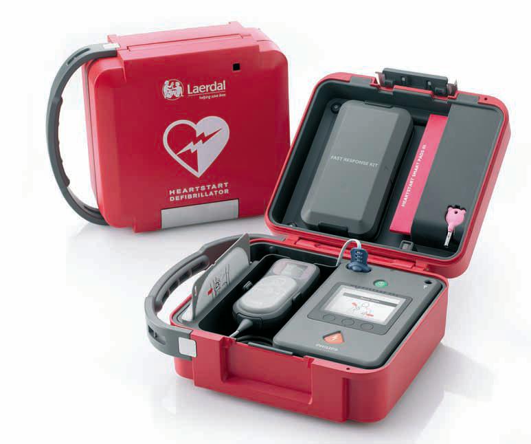 LA CONFRATERNITA DEL BUON CONSIGLIO DONA UN DEFIBRILLATORE PER LE STRADE DEL RIONE DI SAN GENNARO