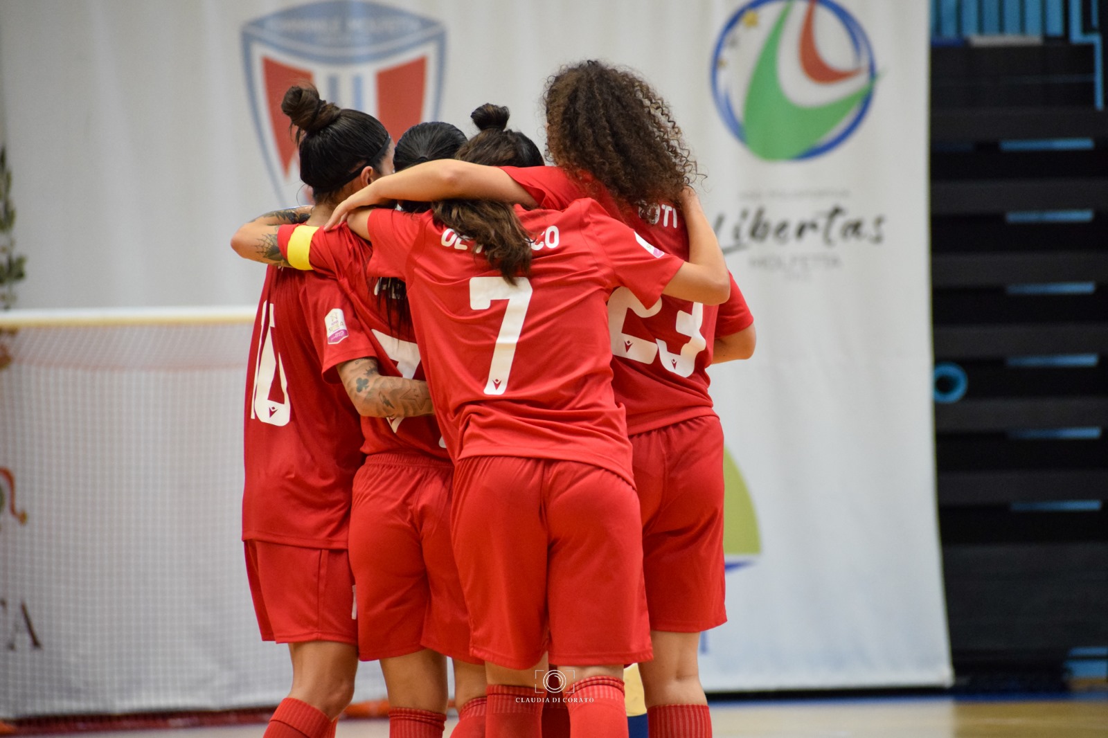BUONA LA PRIMA, AL PALAPOLI LE BIANCOROSSE SUPERANO PER 6-0 IL T&T ROYAL LAMEZIA 