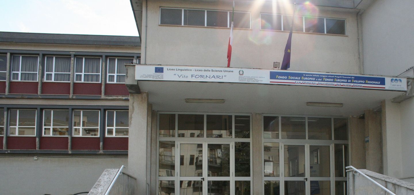 LE STUDENTESSE DEL LICEO FORNARI, ALLA SCOPERTA DELLA CITTA' DI MOLFETTA E DELLA SUA STORIA