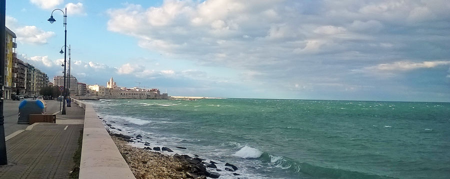 IL LUNGOMARE COLONNA POTREBBE ESSERE TRASFORMATO IN SPIAGGIA PUBBLICA