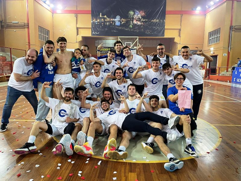 C UN PO' DI MOLFETTA NELLA FORTITUDO TRANI CHE DOMENICA SERA HA FESTEGGIATO LA PROMOZIONE IN SERIE C UNICA DI BASKET
