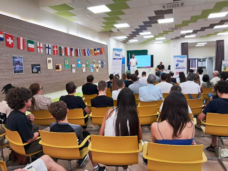 SONO STATI OLTRE 40 I PARTECIPANTI AL SEMINARIO DI INFORMAZIONE E FORMAZIONE PER DIPORTISTI SUL TEMA: 