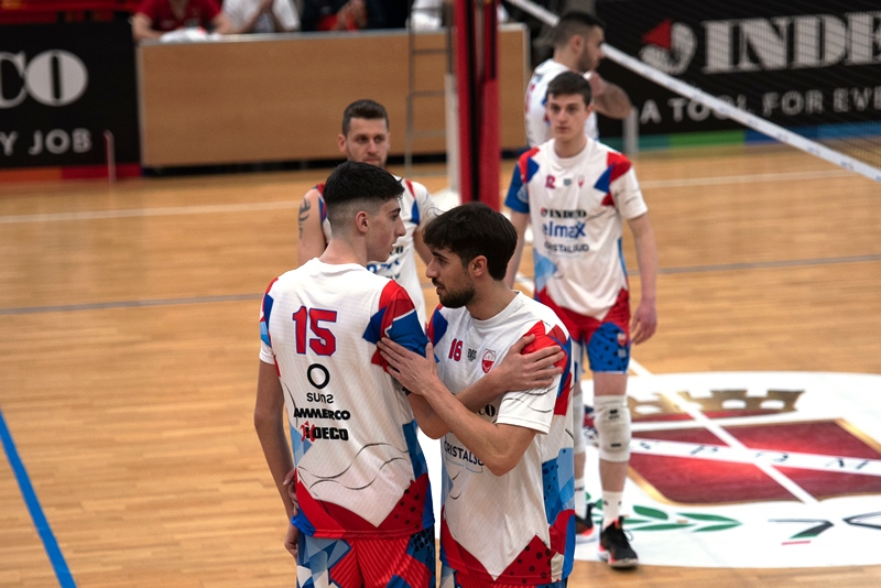 IL GIOVANISSIMO CENTRALE DELLA PALLAVOLO MOLFETTA BARTOLO CARUSO  STATO CONVOCATO NELLA RAPPRESENTATIVA REGIONALE PER IL TORNEO NAZIONALE E PER IL TROFEO DEI TRE MARI