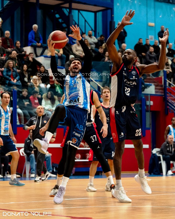 SCONTRO DIRETTO TRA DAI OPTICAL VIRTUS BASKET MOLFETTA E AIR BASKET TERMOLI PER LA SETTIMA GIORNATA DI RITORNO DEL CAMPIONATO DI SERIE B INTERREGIONALE