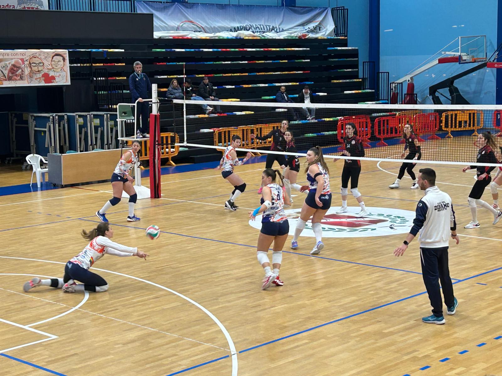 AL PALAPOLI SCONFITTA PER LA DINAMO CAB MOLFETTA CONTRO LASEM VOLLEY BARI NELLULTIMA GARA DEL GIRONE DI ANDATA