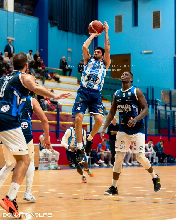 SI CHIUDE LA REGULAR SEASON DEL CAMPIONATO DI SERIE B INTERREGIONALE CON LA DAI OPTICAL VIRTUS BASKET MOLFETTA IMPEGNATA NEL BIG MATCH CONTRO IL MONOPOLI