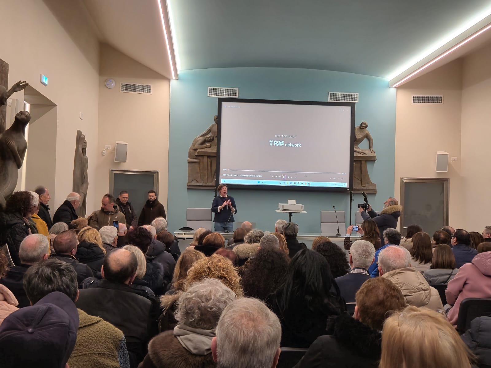 SI REPLICA DOMENICA SERA 2 MARZO SEMPRE ALLE ORE 20:00 PRESSO LO SPAZIO MARTINI LA PROIEZIONE DEL DOCUFILM DEDICATO A DON TONINO BELLO