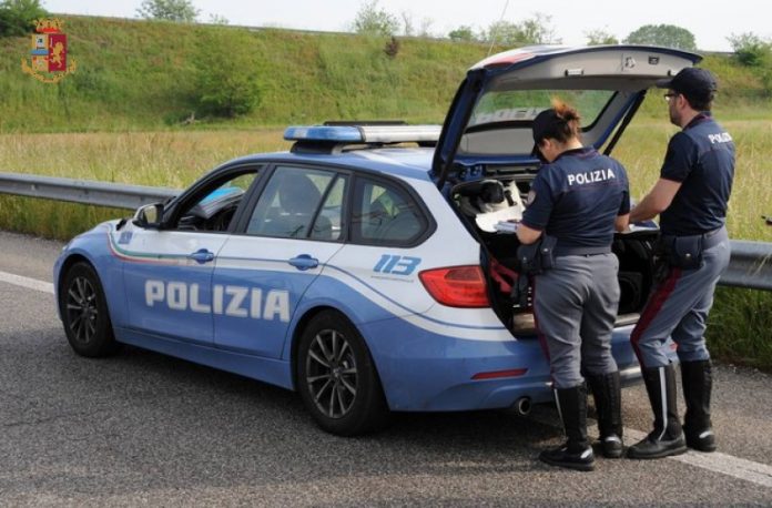 AUTOSTRADE PER L'ITALIA E POLIZIA STRADALE INCONTRANO I RAGAZZI DELL'ISTITUTO ALBERGHIERO DI MOLFETTA