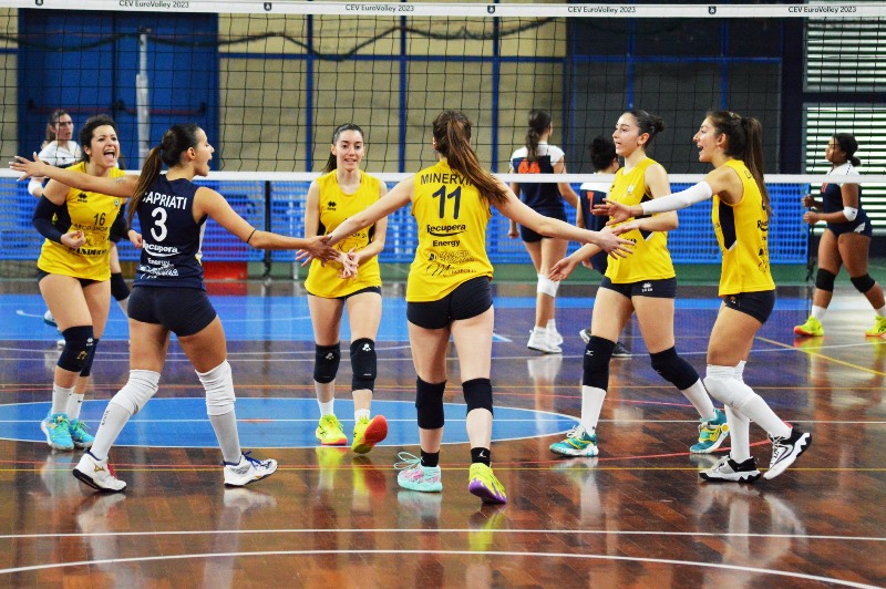 LA CAPOLISTA ASDAM PEGASO 93 MOLFETTA AFFRONTA AL PALAPANUNZIO LA SPORTILIA VOLLEY BISCEGLIE
