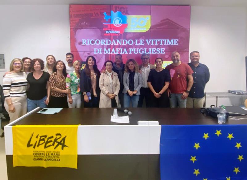 PER SENSIBILIZZARE LE NUOVE GENERAZIONI SULL'IMPORTANZA DELLA LEGALIT E DELLA GIUSTIZIA, ALLIISS GALILEO FERRARIS DI MOLFETTA SI  TENUTA LA CONFERENZA RICORDANDO LE VITTIME INNOCENTI DI MAFIA PUGLIESE