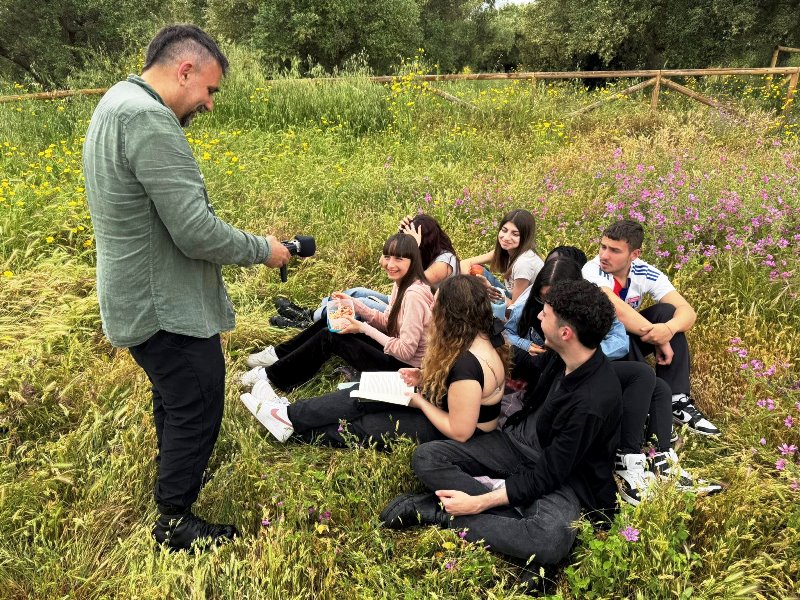 IL REGISTA DAVIDE PEPE REALIZZA UN CORTO CON GLI STUDENTI DELLITET SALVEMINI PER IL PROGETTO AVVISTAMENTI