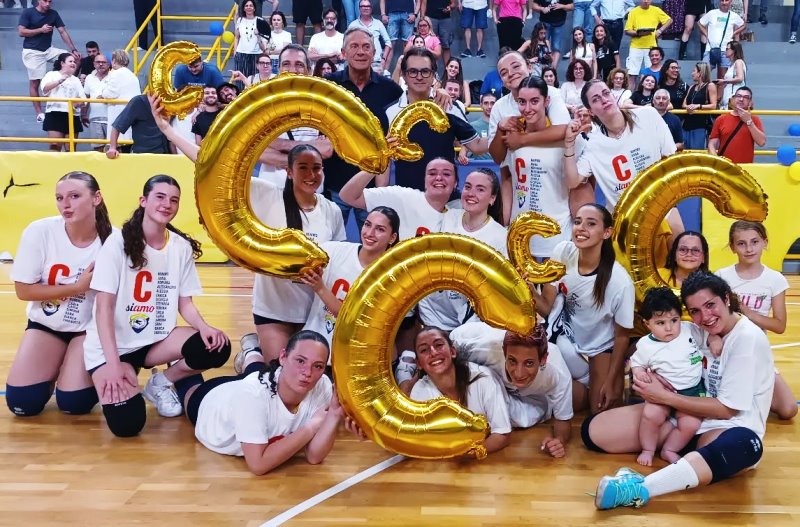 LASDAM PEGASO 93 MOLFETTA VINCE 3-1 CONTRO SSD CARBONARA VOLLEY E VOLA IN SERIE C