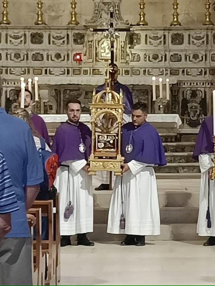 IL SALUTO ALLE RELIQUIE DI SANTA TERESA DI GESU BAMBINO ALLA CITTA' DI MOLFETTA