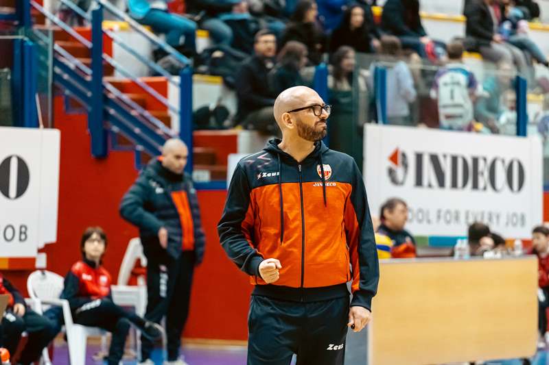 MISTER LEO CASTELLANETA CONFERMATO ALLA GUIDA TECNICA DELLINDECO MOLFETTA