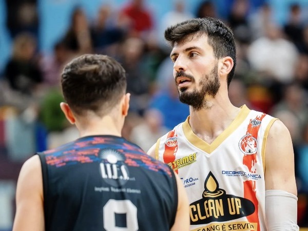 TERZA STAGIONE CONSECUTIVA CON LA MAGLIA DELLA CLEAN UP MOLFETTA PER LALA ANDREA CHIRIATTI