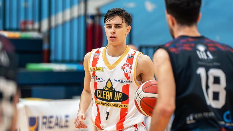LA CLEAN UP MOLFETTA CONFERMA IL GIOVANE PLAYMAKER ANSELMO MARIA SASSO