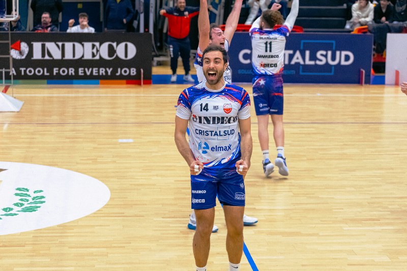 IL CENTRALE NICO RUGGIERO FIRMA PER IL SECONDO ANNO CON LA MAGLIA DELLINDECO MOLFETTA