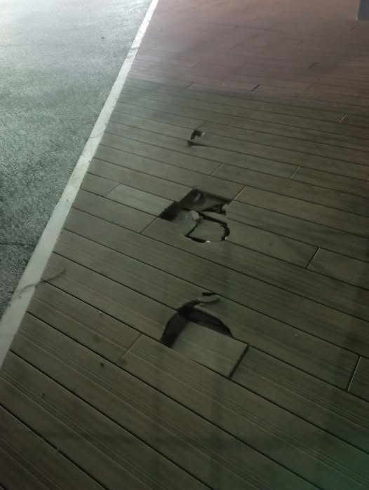 DANNI AL BELVEDERE DELLA SECCA DEI PALI E AUTO SULLE PISTE CICLABILI