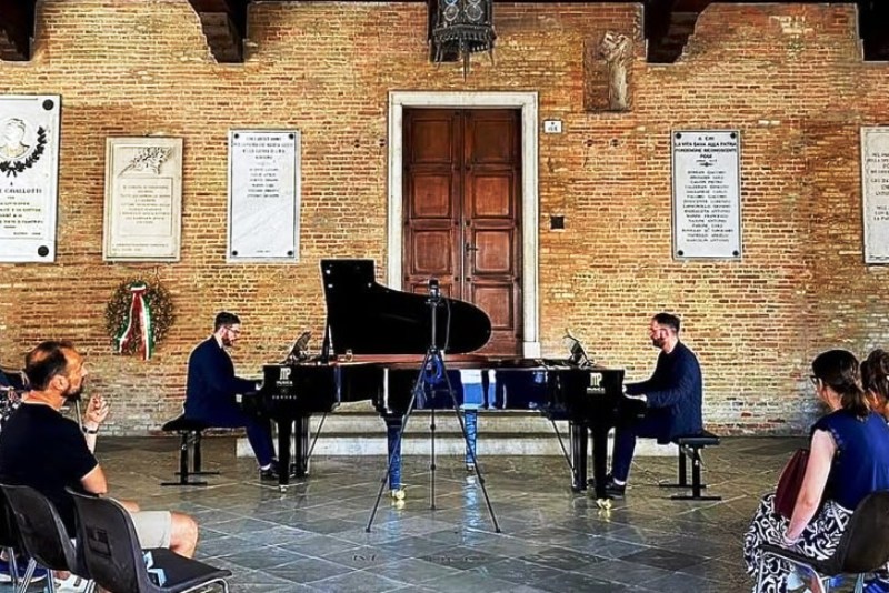 DOMENICA 21 SETTEMBRE CARLO ANGIONE E UMBERTO JACOPO LAURETI SUONANO BERIO, BRAHMS E RAVEL PER IL FESTIVAL CAPOTORTI A MOLFETTA