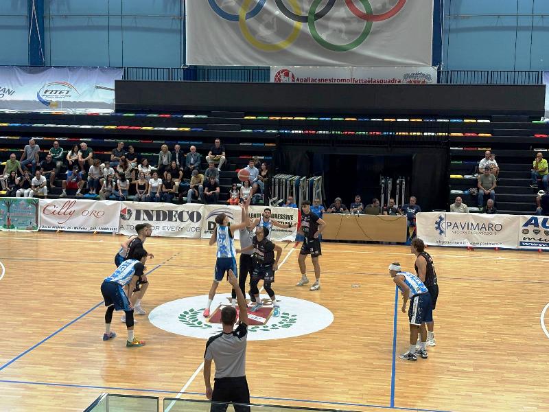 VITTORIA SOFFERTA PER LA DAI OPTICAL VIRTUS MOLFETTA NELLESORDIO DEL CAMPIONATO DI SERIE B INTERREGIONALE CONTRO VALENTINO CASTELLANETA