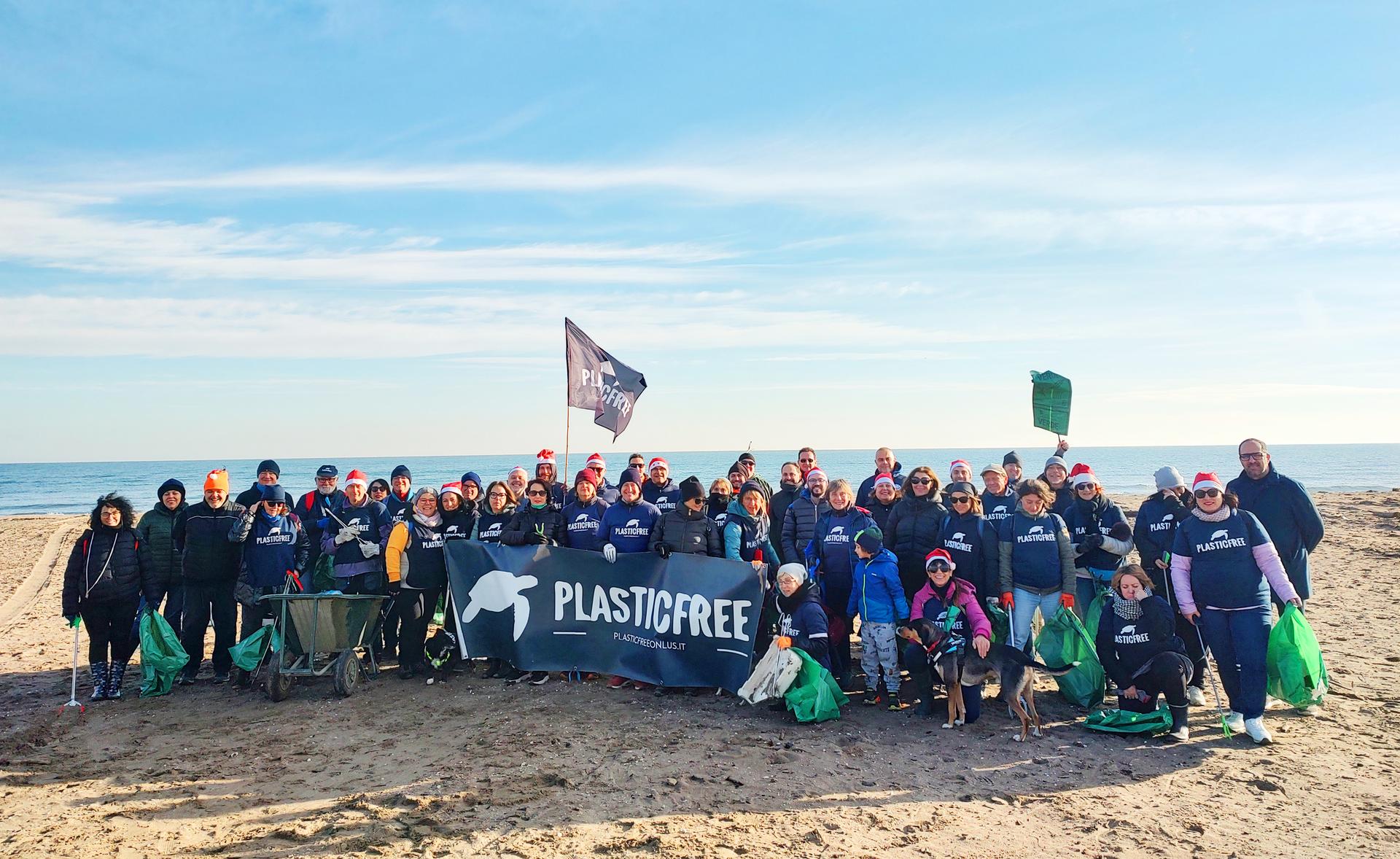 PLASTIC FREE ONLUS FA IL BILANCIO DI QUESTO STRAORDINARIO 2025, CONTRADDISTINTO DA CENTINAIA DI EVENTI E L�IMPEGNO DI MIGLIAIA DI VOLONTARI ATTIVI NEI 12 COMUNI PLASTIC FREE DELLA PUGLIA