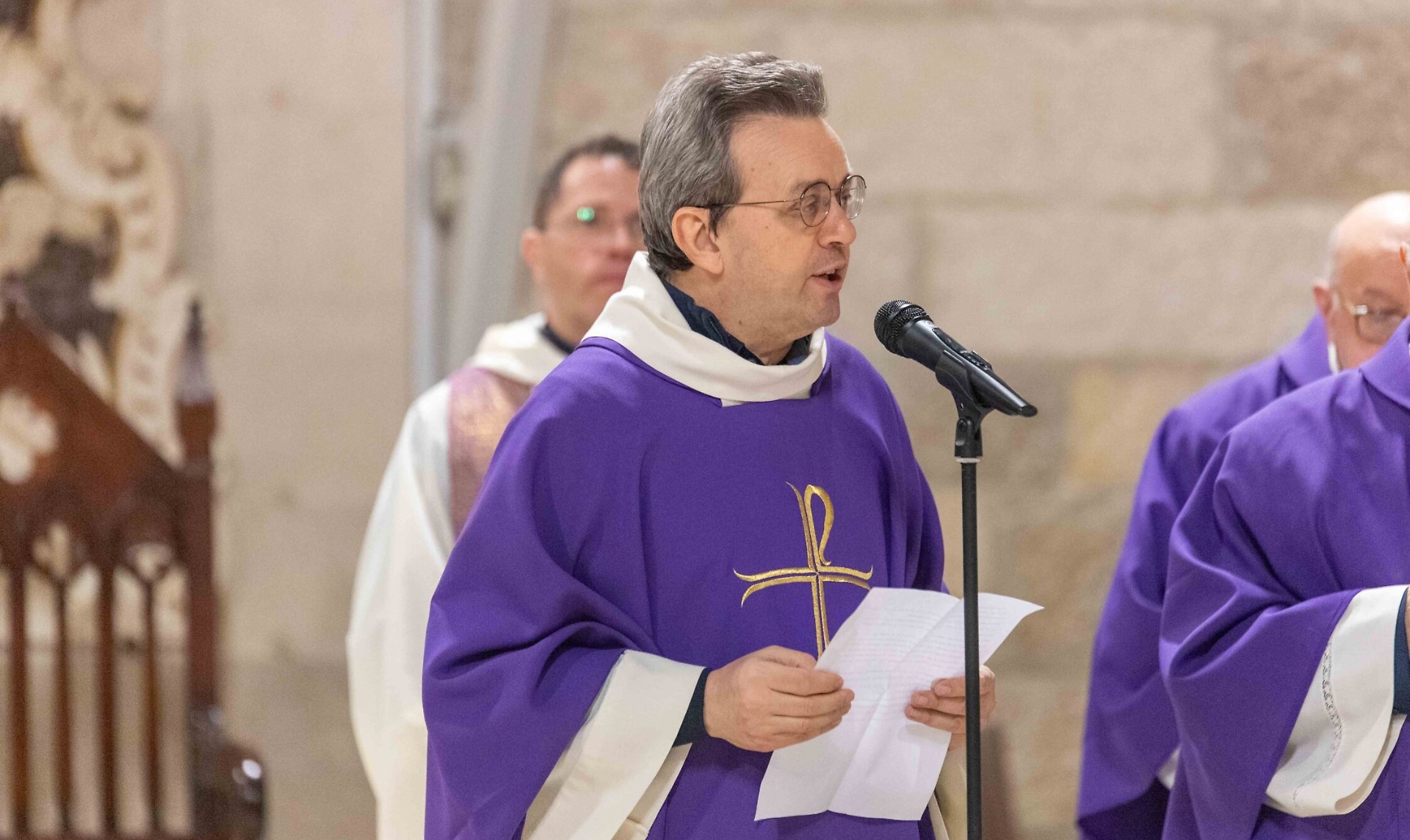 OGGI, SABATO 11 APRILE � IN PROGRAMMA LA CONSACRAZIONE EPISCOPALE DI S.E. MONS. DOMENICO BASILE NUOVO VESCOVO DELLA DIOCESI DI MOLFETTA-RUVO-GIOVINAZZO-TERLIZZI