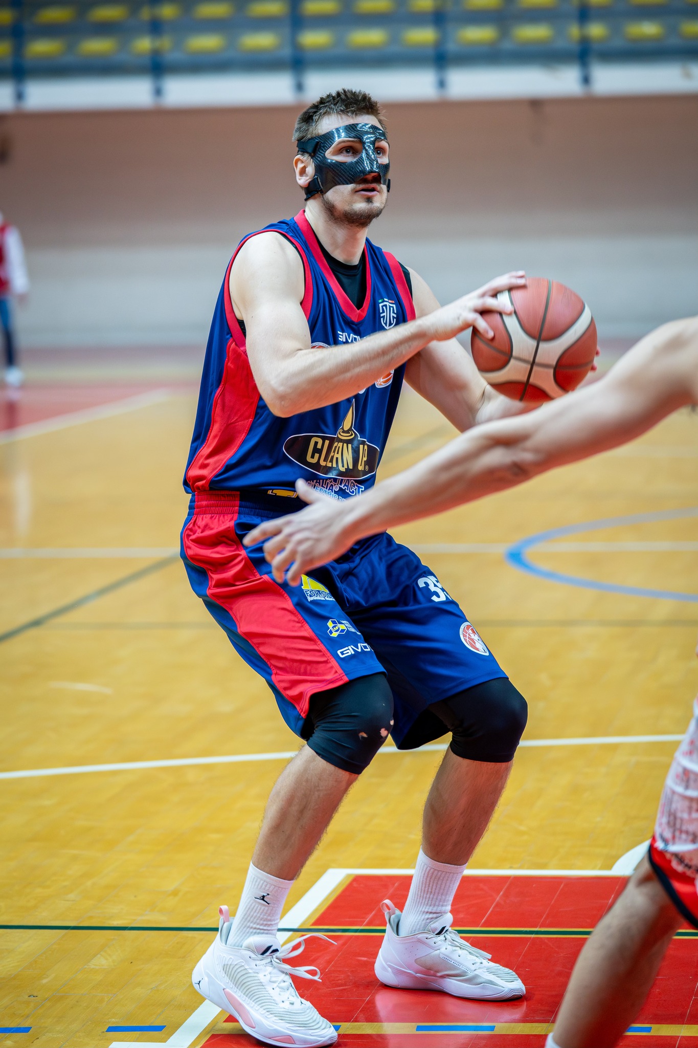 LA CLEA UP MOLFETTA A MONTERONI, OTNIK INDICA LA VIA: 