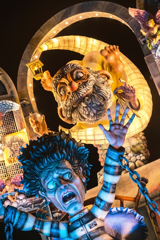 IL CARNEVALE DI PUTIGNANO FA IL BIS. BAGNO DI FOLLA ANCHE PER LA SECONDA SFILATA