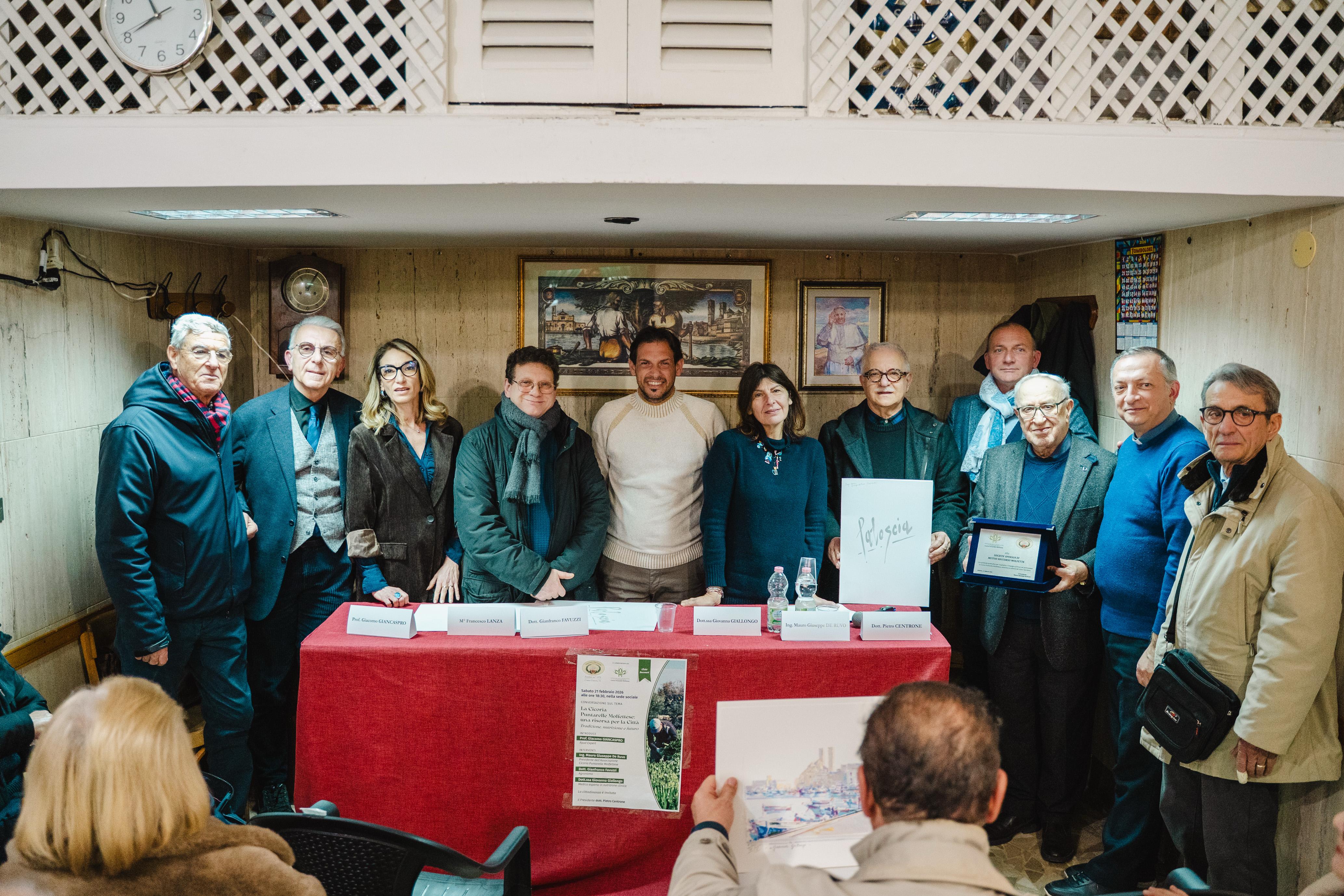 LA CICORIA PUNTARELLE MOLFETTESE CONQUISTALA CITTA': TRA TRADIZIONE, SALUTE E FUTURA IGP