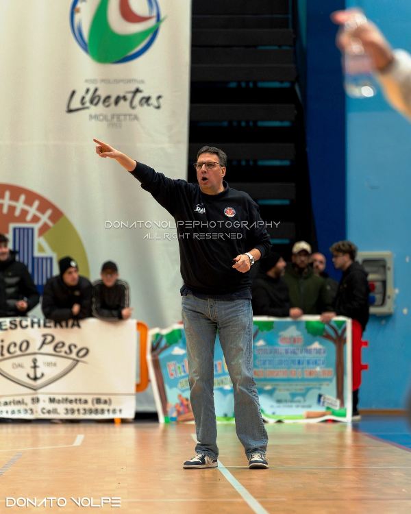DAI OPTICAL VIRTUS BASKET MOLFETTA KO A CATANZARO. TUTTAVIA LA QUALIFICAZIONE AI PLAYOFF � ANCORA POSSIBILE
