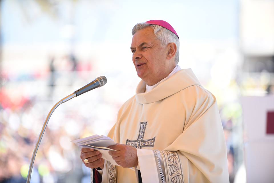 GRAZIE AL PASTORE, GRAZIE AL VESCOVO E... GRAZIE AL VESCOVO DELLA DIOCESI... DON MIMMO CORNACCHIA