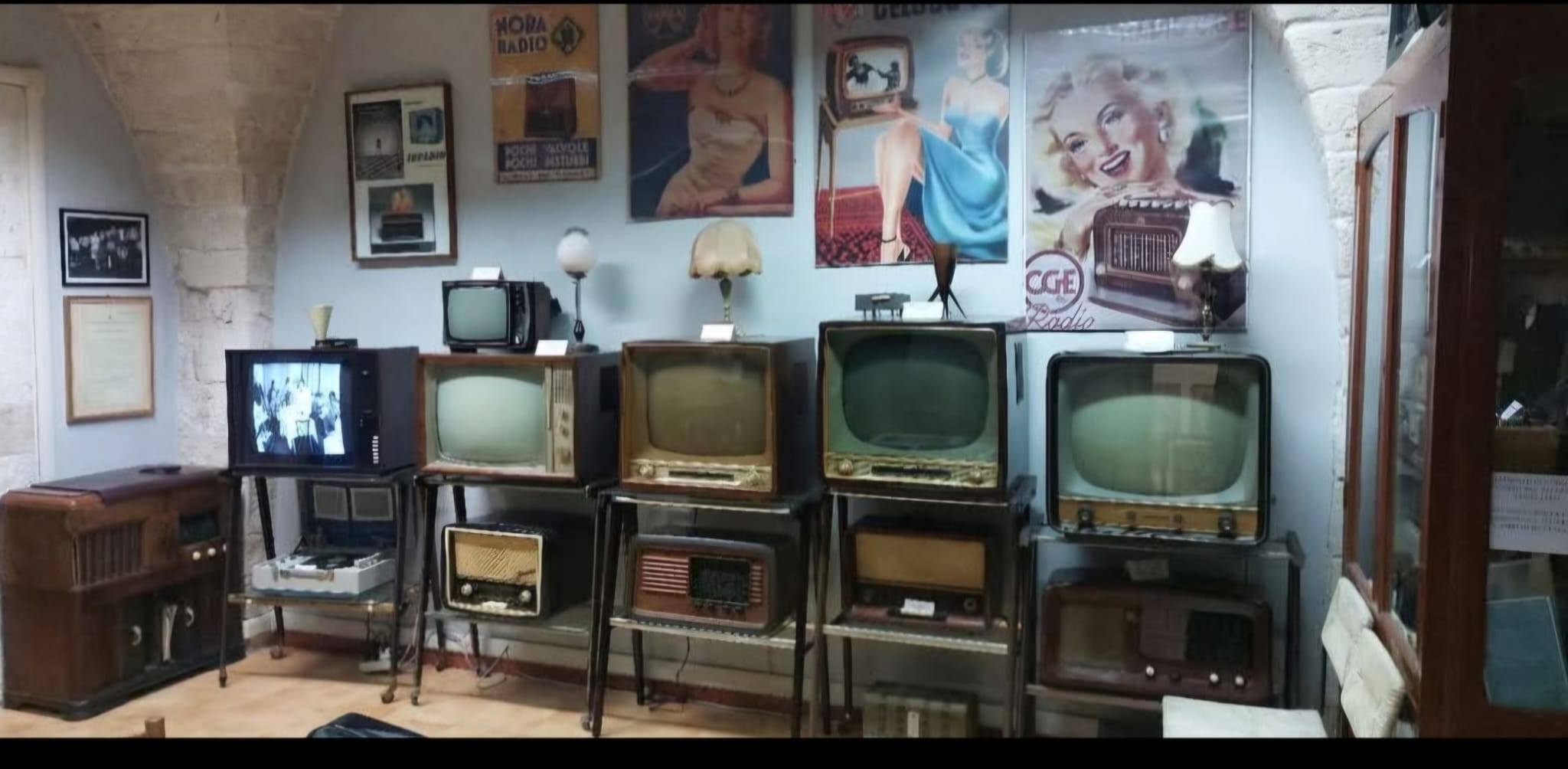 IL 1� MAGGIO IL MUSEO STORICO �DAL REGNO DELLE DUE SICILIE ALLA REPUBBLICA� TORNA PROTAGONISTA CON UN VIAGGIO TRA RADIO D�EPOCA E CELEBRAZIONE DI GUGLIELMO MARCONI