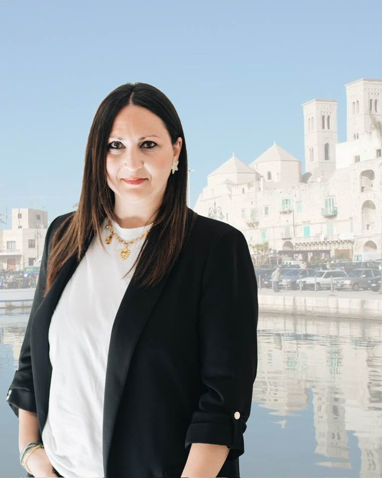 RINASCERE, ESTER SPADAVECCHIA... GIOVANI S�, MA PRONTI E DECISI A CAMBIARE MOLFETTA!