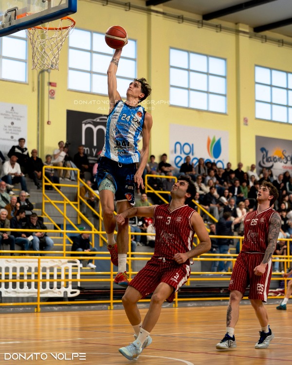 LA DAI OPTICAL VIRTUS BASKET MOLFETTA CONQUISTA LA SALVEZZA: CAIAZZO BATTUTO 62-65 IN GARA 2 PLAYOUT