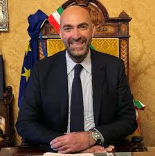 IL SINDACO DI BARI LECCESE CHIEDE UN TAVOLO URGENTE SUI ROGHI TOSSICI A CARBONARA E CEGLIE