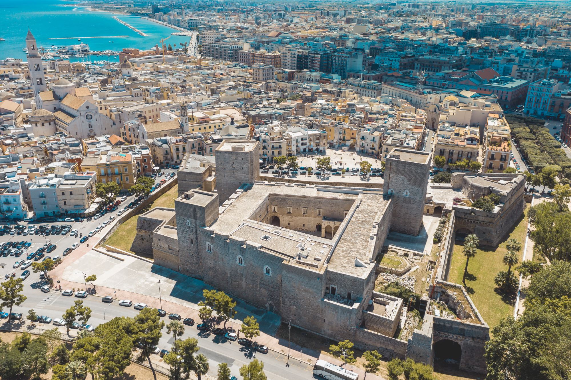 ZTL BARI VECCHIA: NUOVE REGOLE DAL 1� LUGLIO TRA CASTELLO E PIAZZALE MINCUZZI