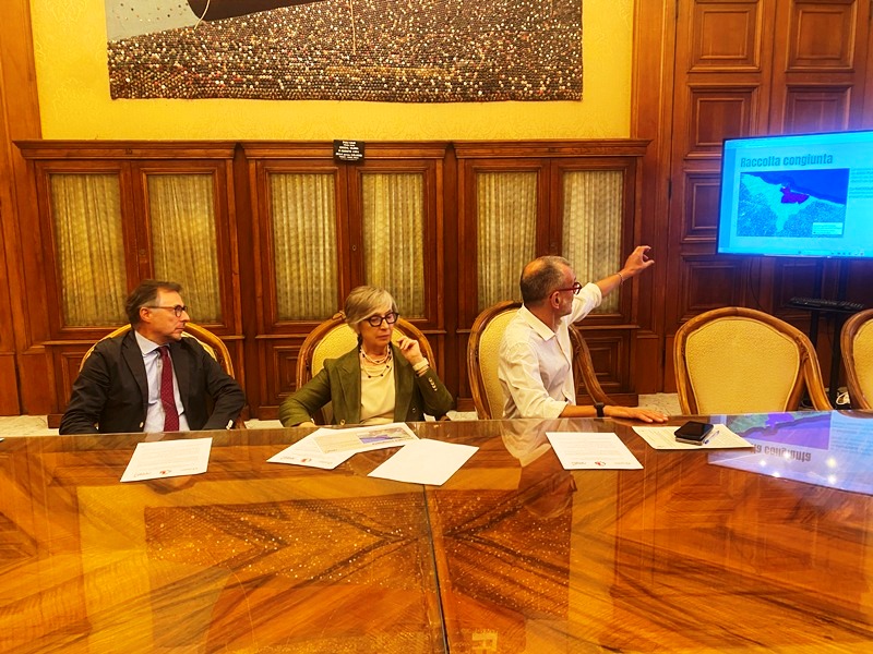 COMIECO, AMIU E COMUNE DI BARI: 300MILA EURO PER POTENZIARE LA RACCOLTA DI CARTA E CARTONE