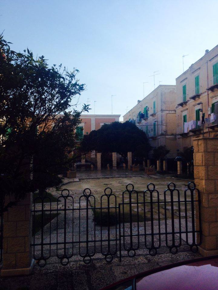 VIGILIA DI NATALE CON LA NUOVA PIAZZA MENTANA E LAREA GIOCHI DELLA BANCHINA SAN DOMENICO