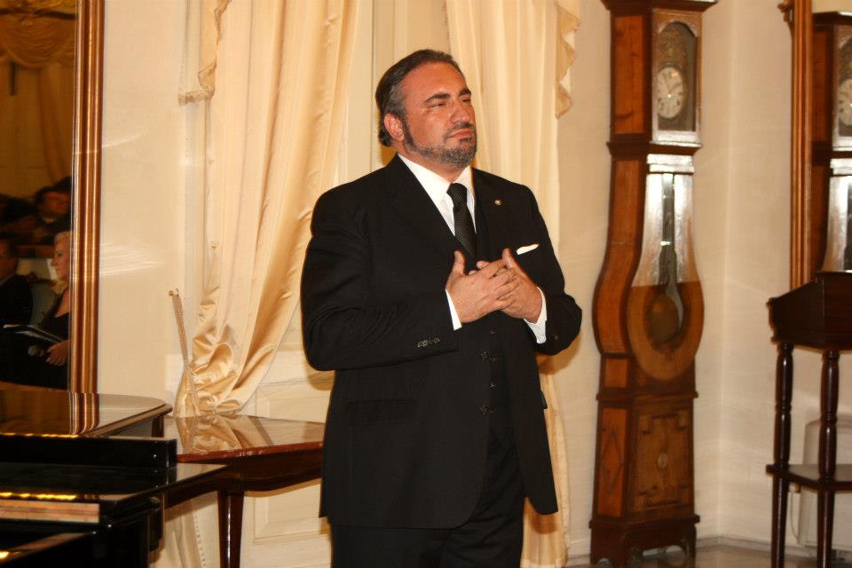 ANTONIO STRAGAPEDE, UN BARITONO CHE LITALIA CI INVIDIA