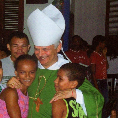 IL VESCOVO MONS. DOMENICO CORNACCHIA VOLA IN KENIA  PER INAUGURARE LA NUOVA CHIESA 