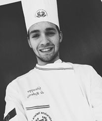 GIUSEPPE DE ROBERTIS HA VINTO IL CONCORSO SERGIO DE GENNARO INDETTO DELLASSOCIAZIONE CUOCHI BARESI.