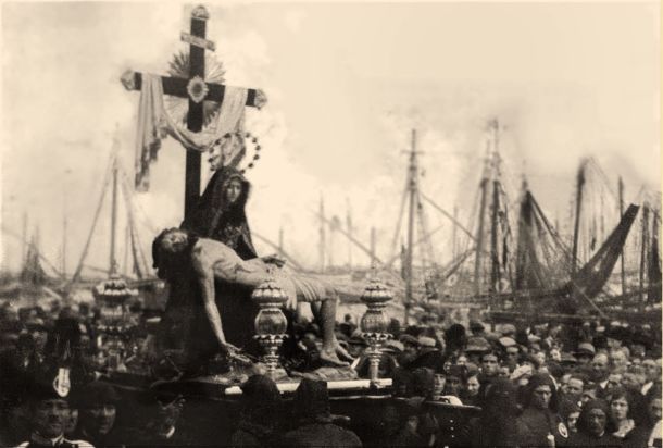 LA PROCESSIONE DELLA PIETA CHIUDE LA SETTIMANA SANTA MOLFETTESE