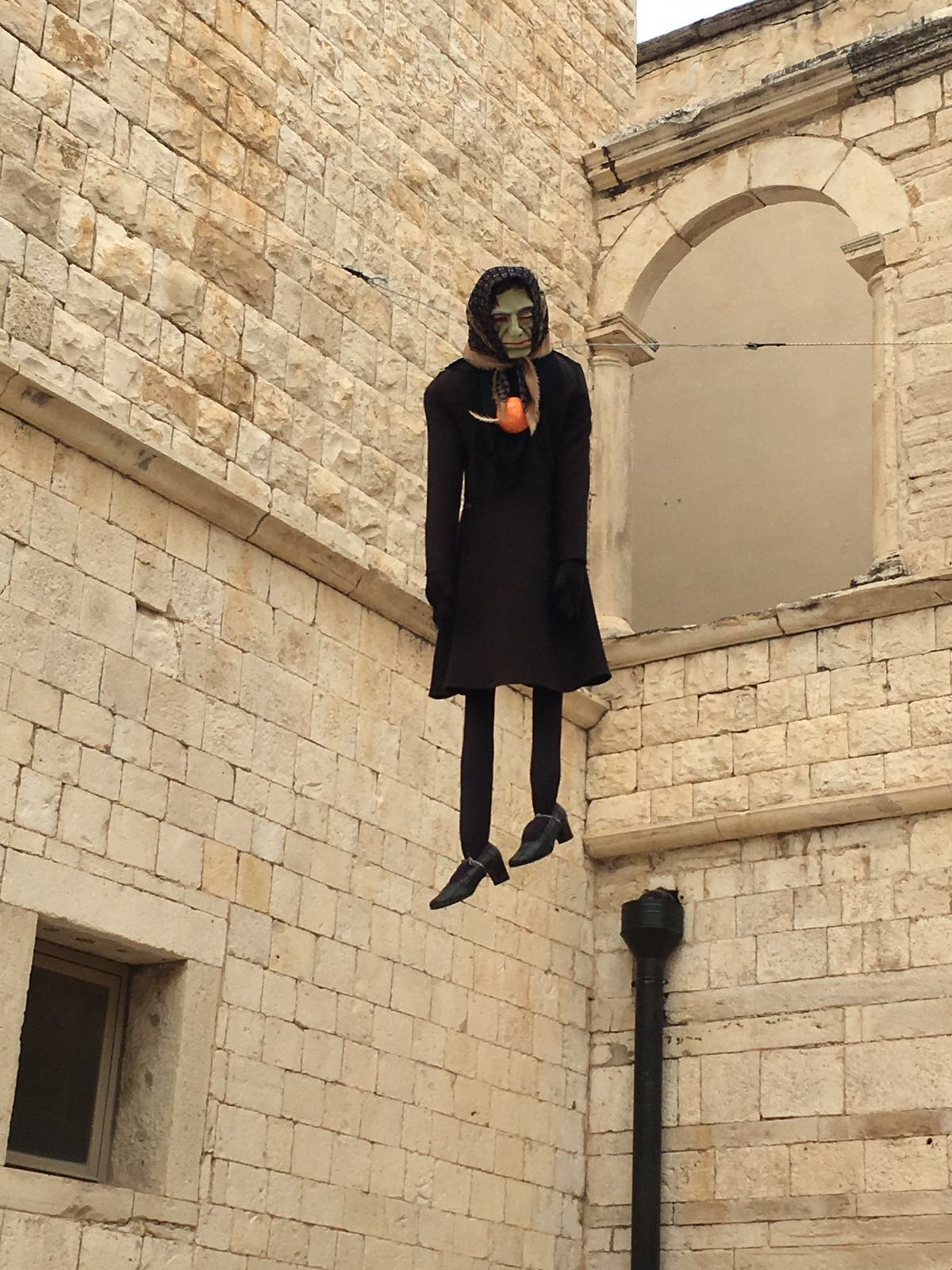 OGGI GIORNO DI PASQUA, LO SCOPPIO DELLA QUARANTANA A MOLFETTA