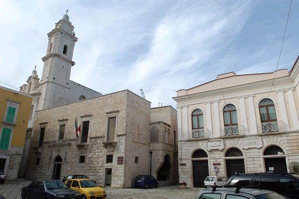 LA RACCOLTA CIVICA DARTE CONTEMPORANEA HA BISOGNO DI NUOVI SPAZI