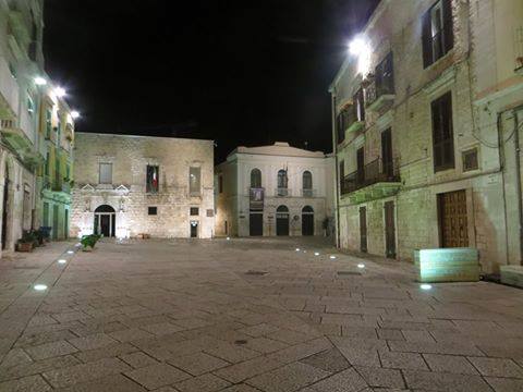 PIAZZA MUNICIPIO E PIAZZETTA GIOVENE TORNINO AL LORO SPLENDORE